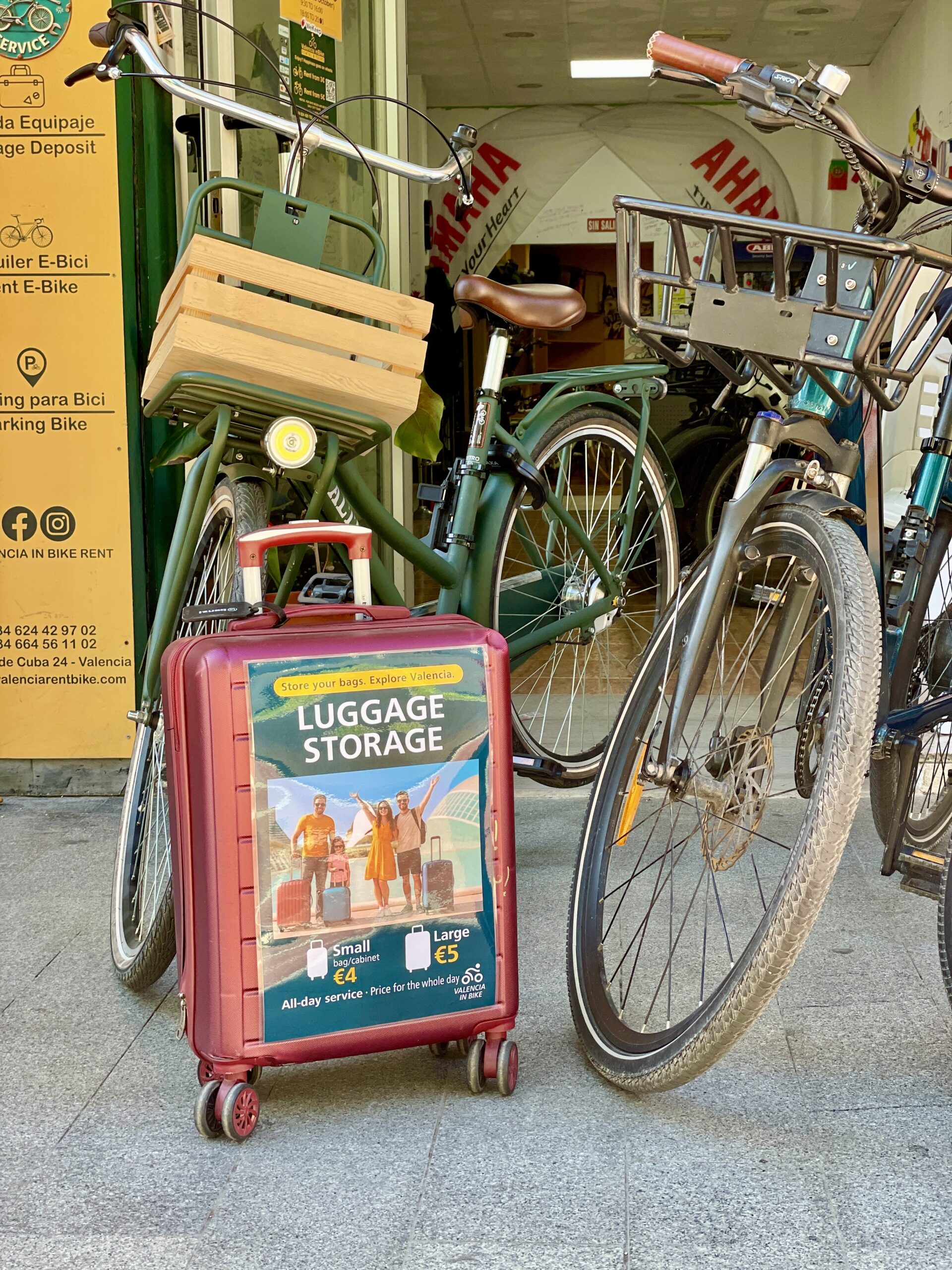 Entrada de ValenciaInBike en Calle Cuba 24, Ruzafa (Valencia)